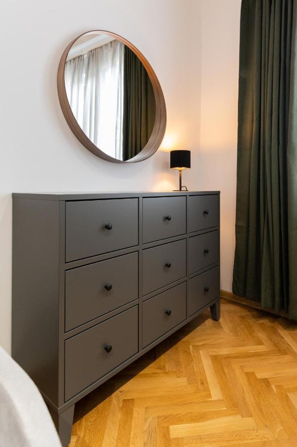 Industrial 2-Bdr Flat By The National Stadium Sofia Bagian luar foto