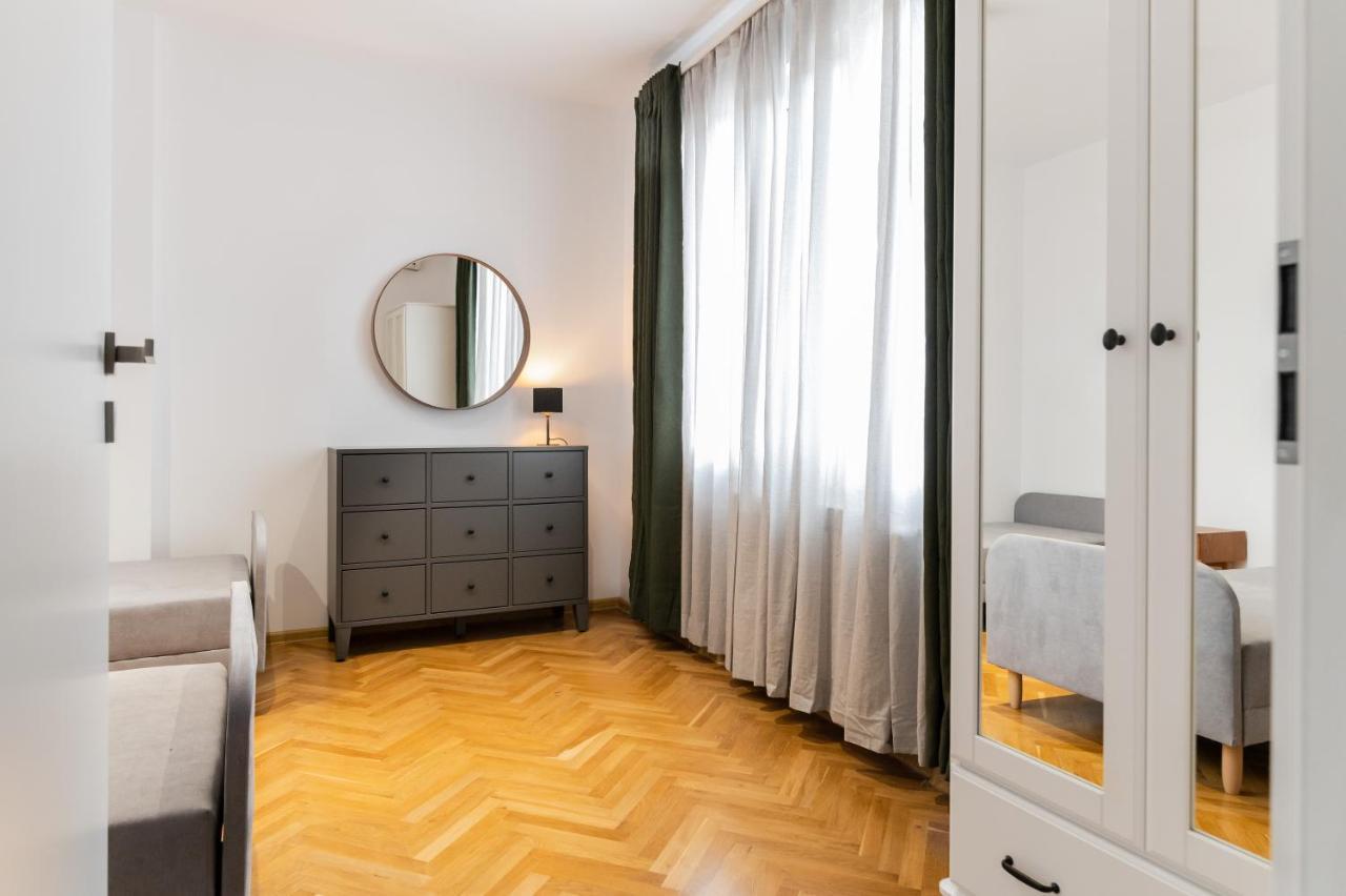 Industrial 2-Bdr Flat By The National Stadium Sofia Bagian luar foto